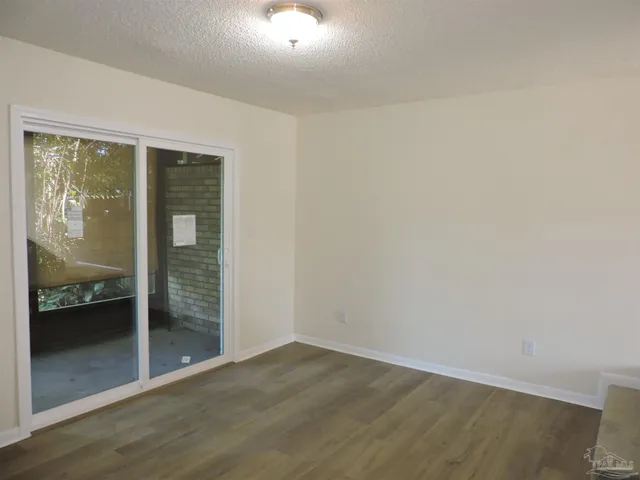 $1,350 | 728 North Fairfield Drive, Pensacola, FL 32506