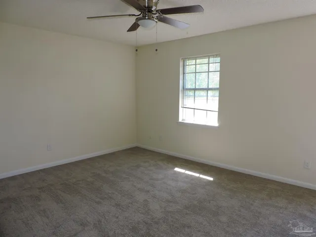 $1,350 | 728 North Fairfield Drive, Pensacola, FL 32506