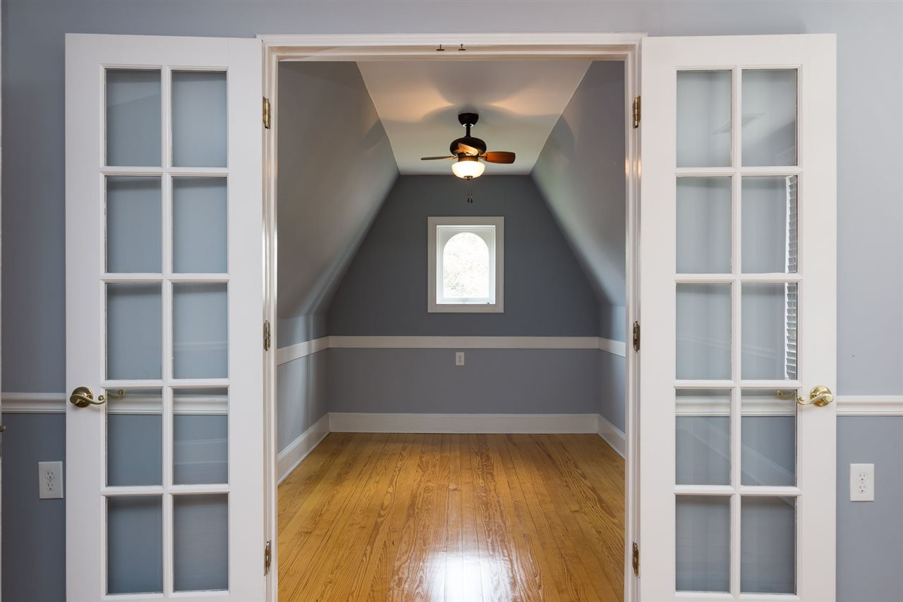 523 Elm Street Raleigh, NC 27604 - Photo 18 of 22 Sitting Area/Study