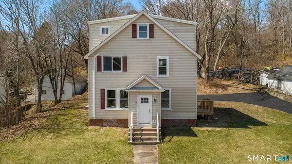 $459,900 | 18 Baltic Road, Norwich, CT 06360