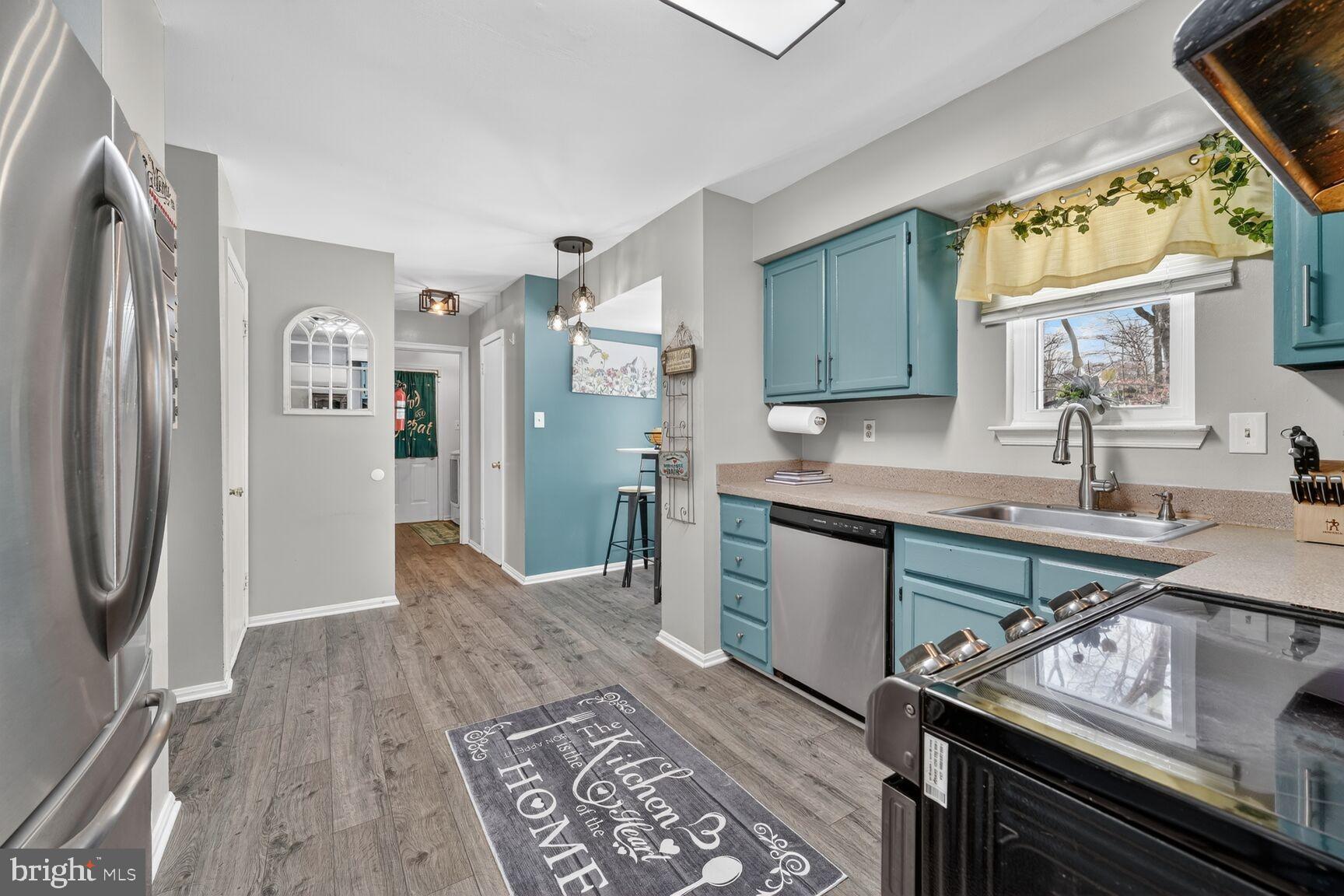 13305 Pendleton Street Fort Washington, MD 20744 - Photo 6 of 28 Charming kitchen w/stainless steel appliances.