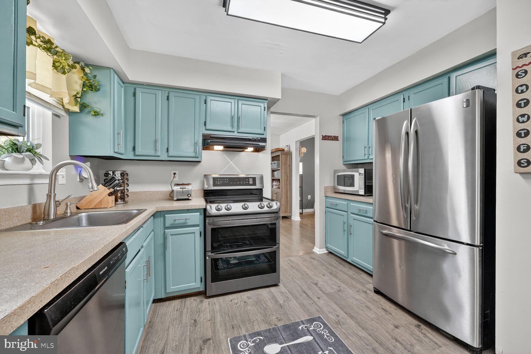 13305 Pendleton Street Fort Washington, MD 20744 - Photo 7 of 28 Charming kitchen with lots of natural light.