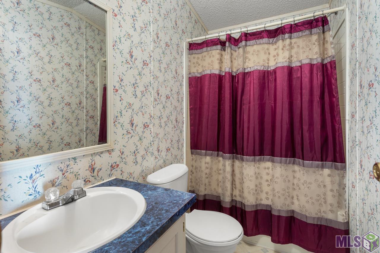 21149 Chaney Road Zachary, LA 70791 - Photo 13 of 13 Second Full Bathroom