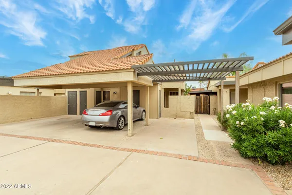 $1,800 | 2415 West Greenway Road, Unit 3, Phoenix, AZ 85023