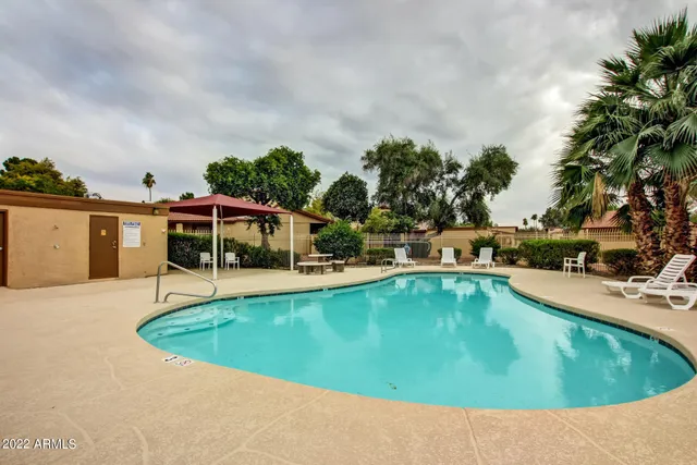 $1,800 | 2415 West Greenway Road, Unit 3, Phoenix, AZ 85023