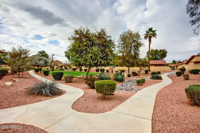 $1,800 | 2415 West Greenway Road, Unit 3, Phoenix, AZ 85023