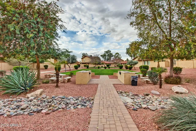 $1,800 | 2415 West Greenway Road, Unit 3, Phoenix, AZ 85023