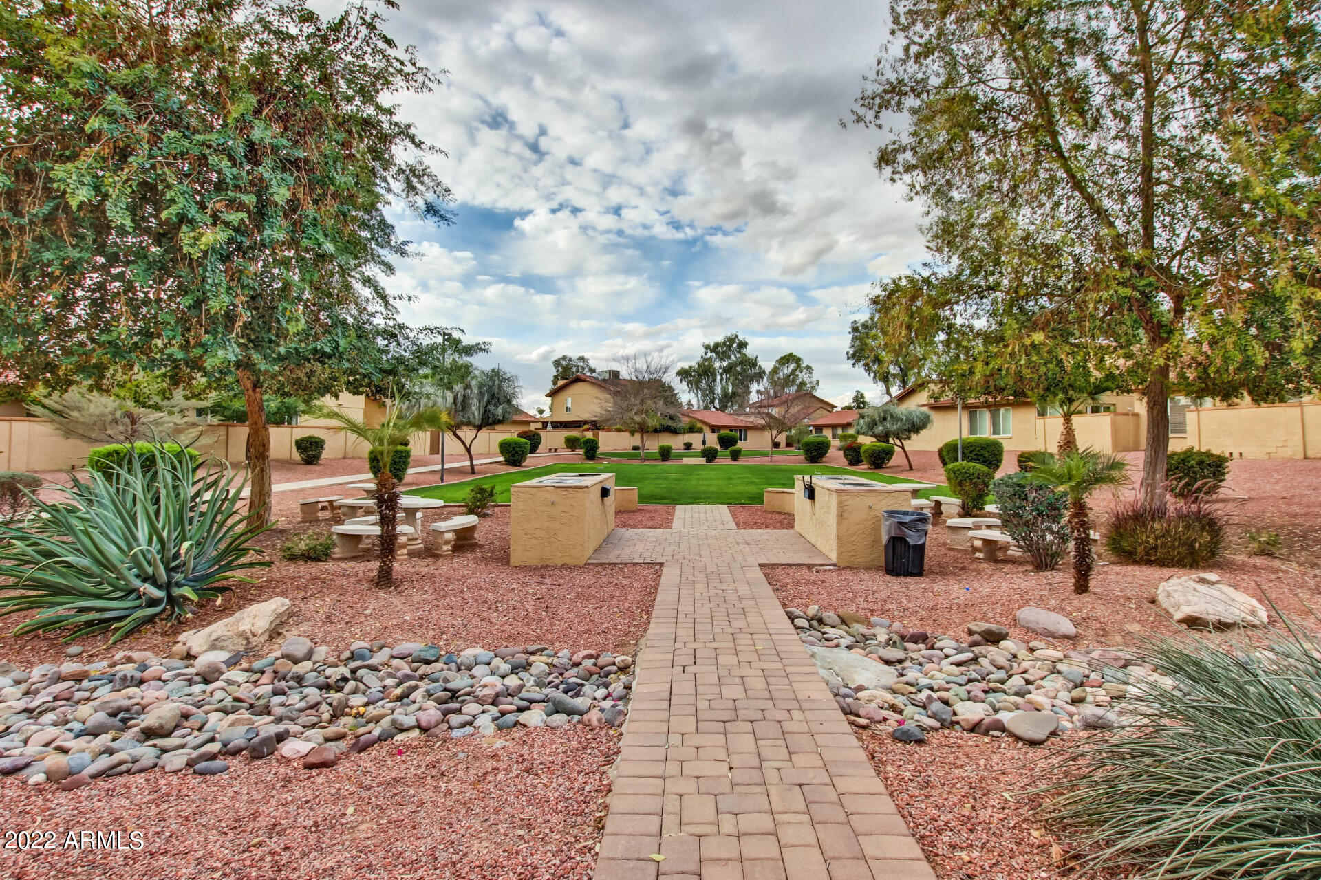2415 West Greenway Road, Unit 3 Phoenix, AZ 85023 - Photo 35 of 36 42-Greenway