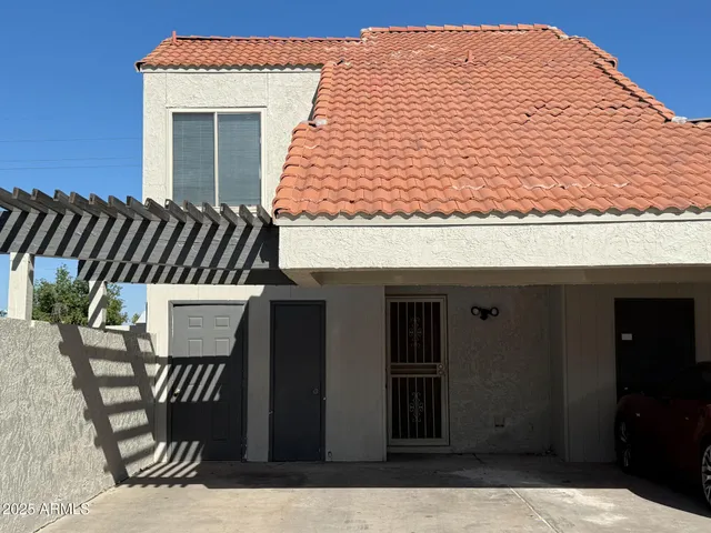 $1,800 | 2415 West Greenway Road, Unit 3, Phoenix, AZ 85023