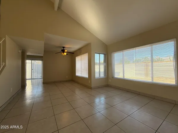 $1,800 | 2415 West Greenway Road, Unit 3, Phoenix, AZ 85023