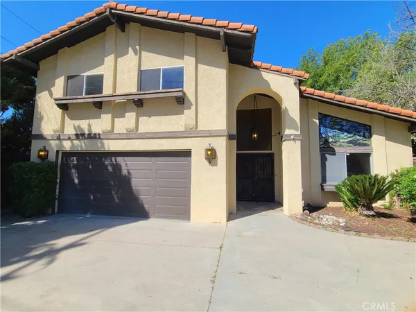 $3,595 | 109 East Hilton Avenue, Redlands, CA 92373