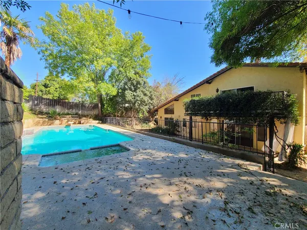 $3,595 | 109 East Hilton Avenue, Redlands, CA 92373