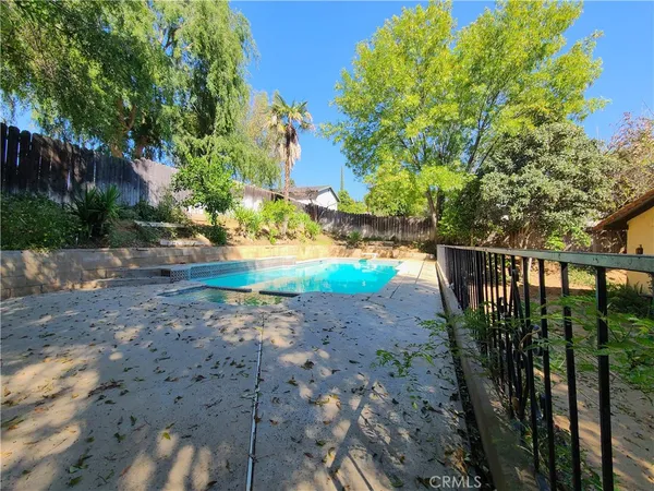$3,595 | 109 East Hilton Avenue, Redlands, CA 92373