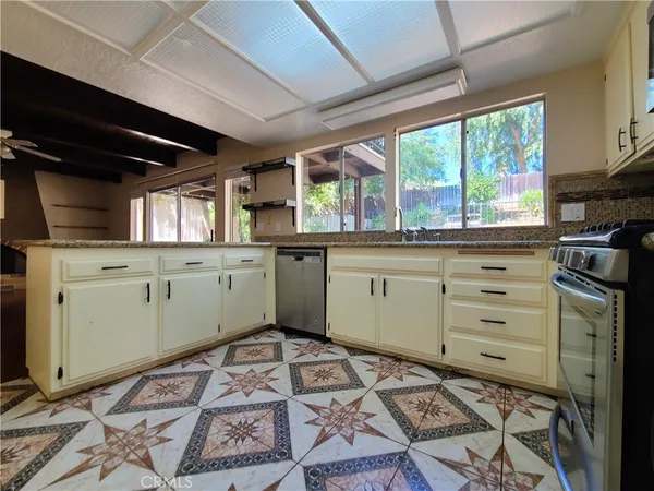 $3,595 | 109 East Hilton Avenue, Redlands, CA 92373