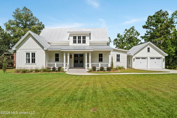 $1,079,900 | 16 Bent Pebble Point, Lumberton, MS 39455