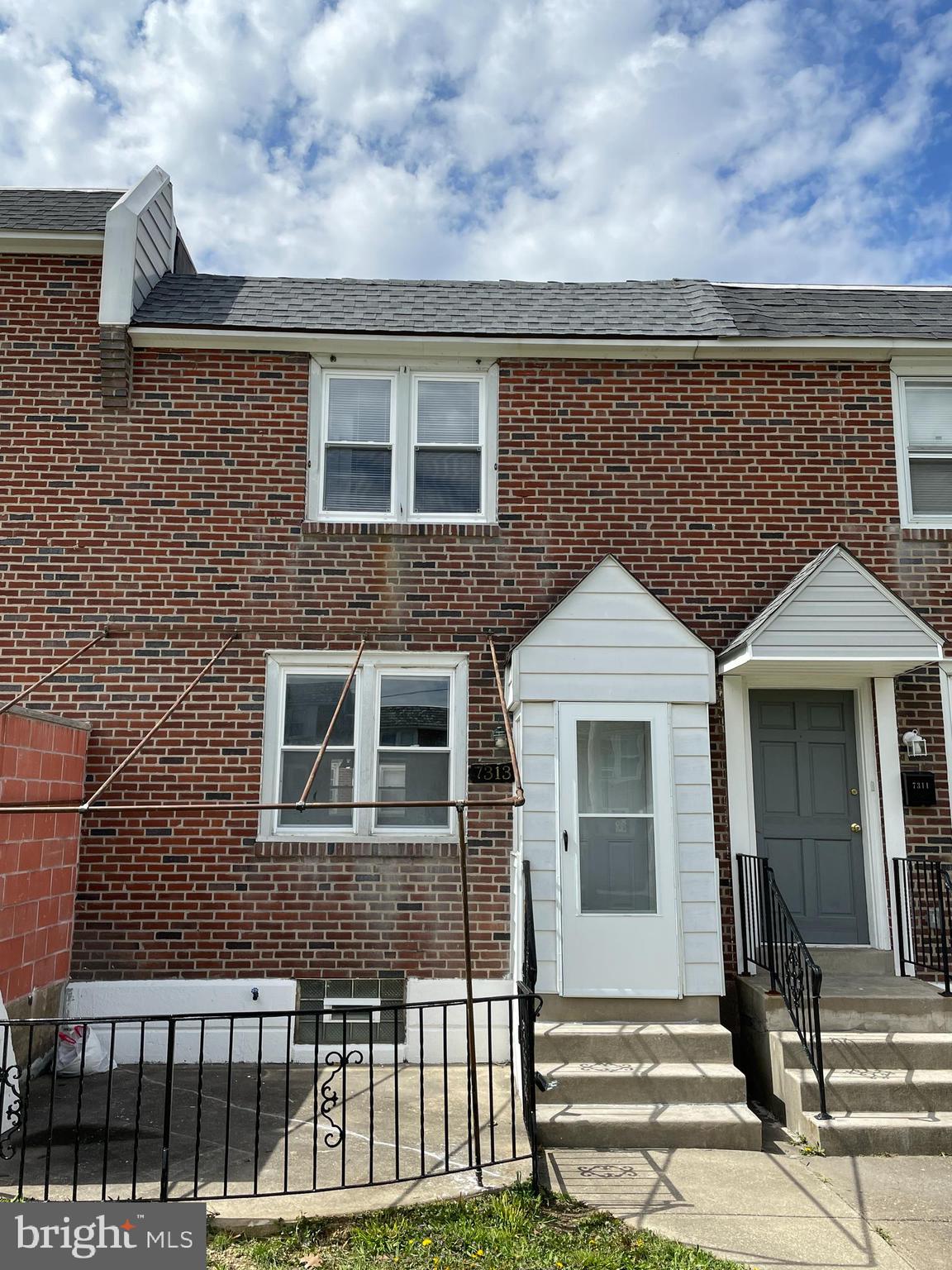 7313 Drexel Road Philadelphia, PA 19151 - Photo 2 of 27 Front