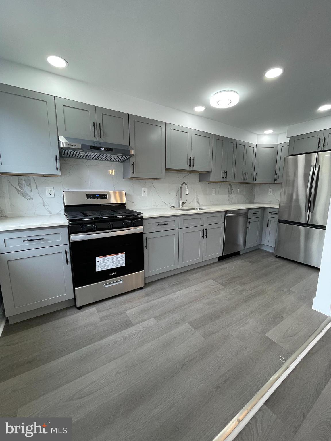 7313 Drexel Road Philadelphia, PA 19151 - Photo 10 of 27 kitchen