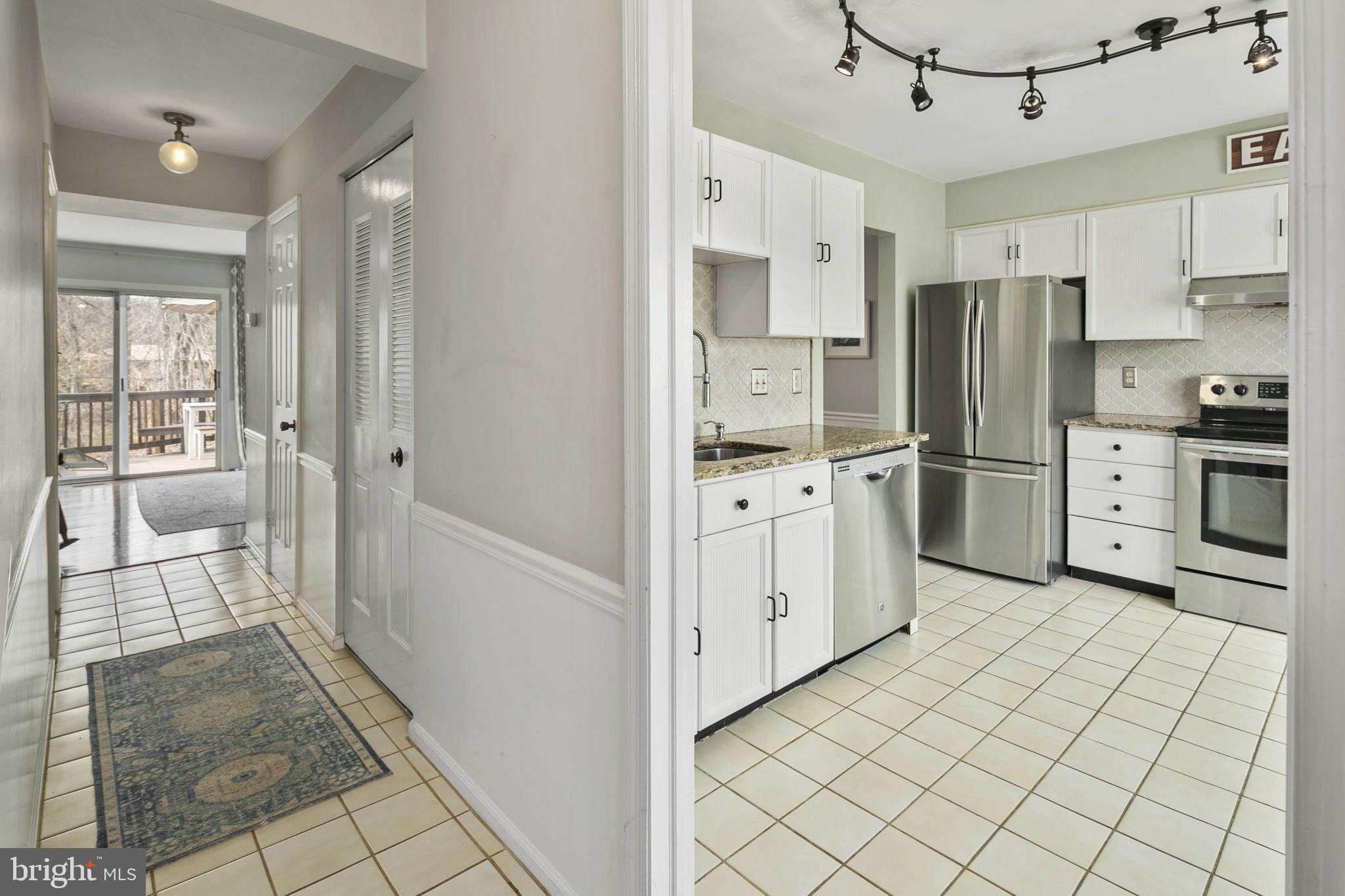 5708 Ridge View Drive Alexandria, VA 22310 - Photo 7 of 45 Gallery Image 7
