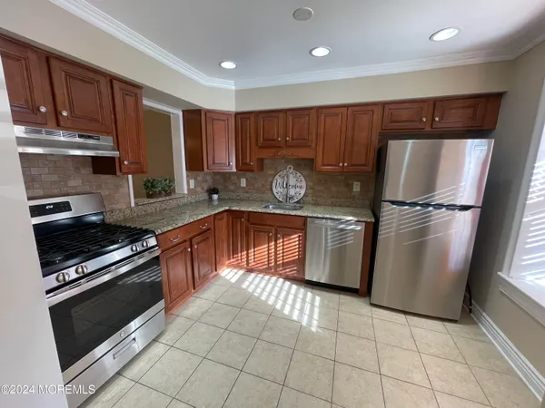 $3,300 | 173 Edinburgh Court, Matawan, NJ 07747