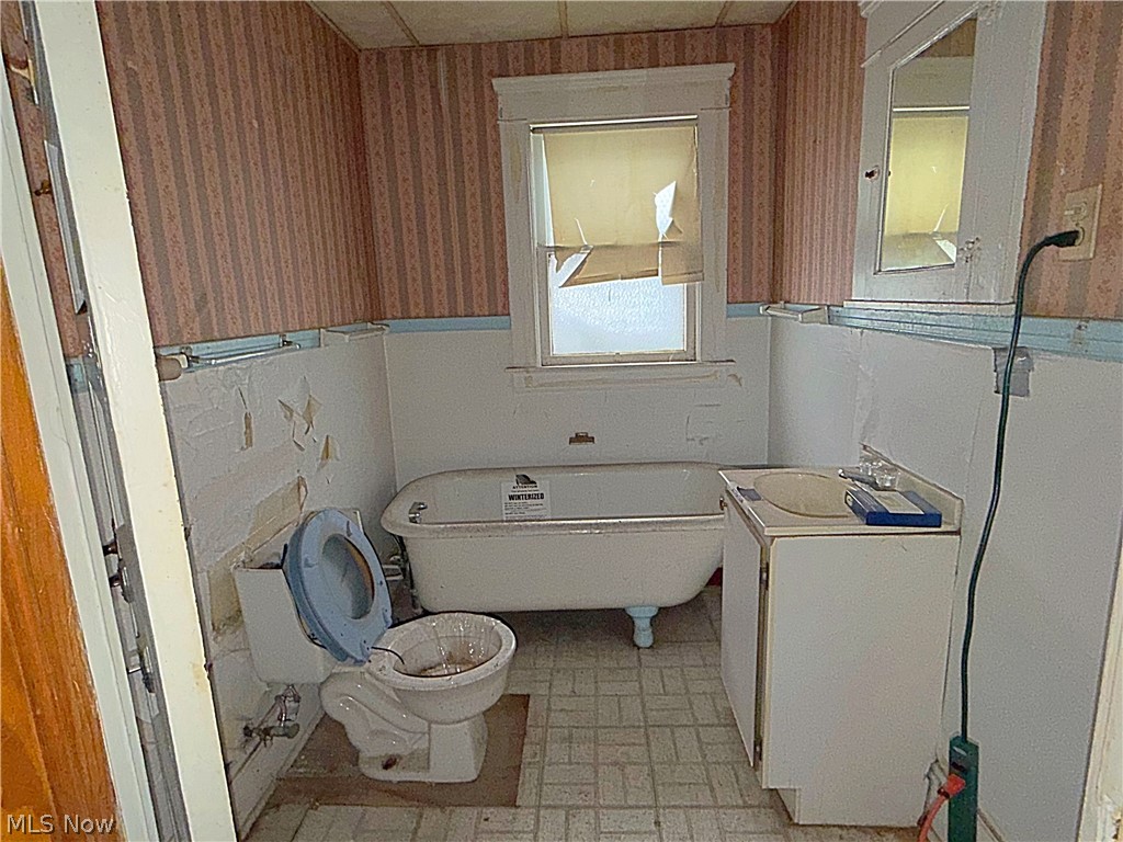 1749 Rosedale Avenue Cleveland, OH 44112 - Photo 28 of 43 Bathroom
