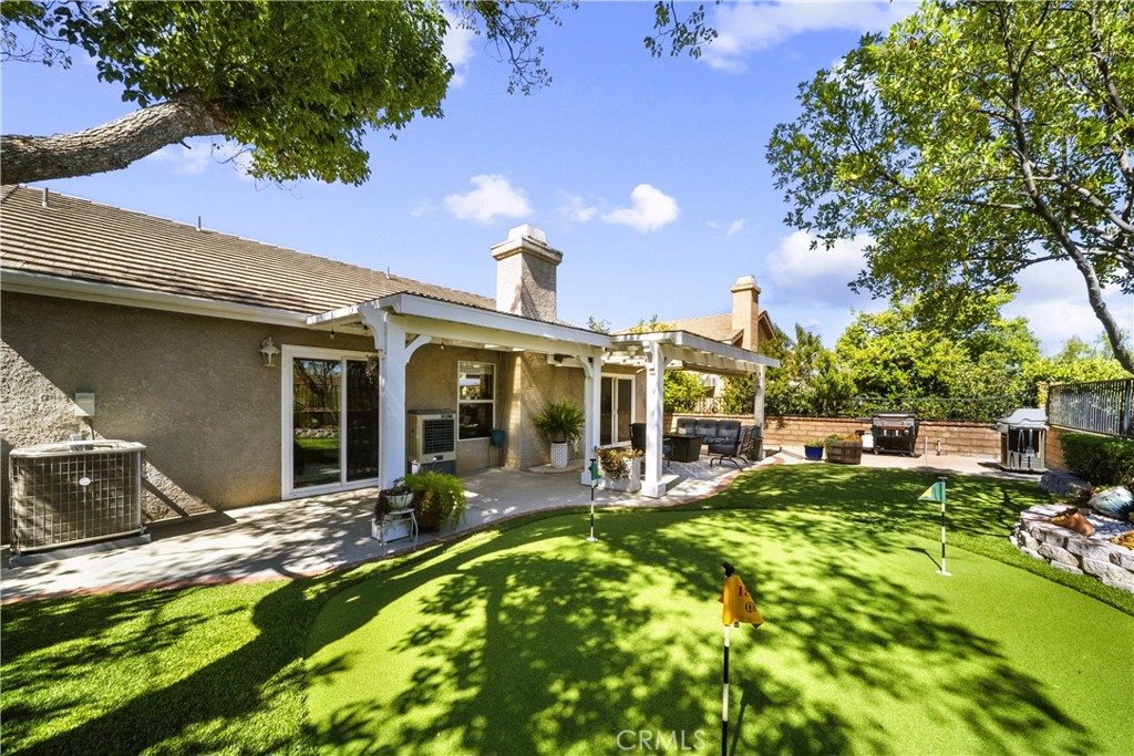 27908 Rainier Road Castaic, CA 91384 - Photo 3 of 41