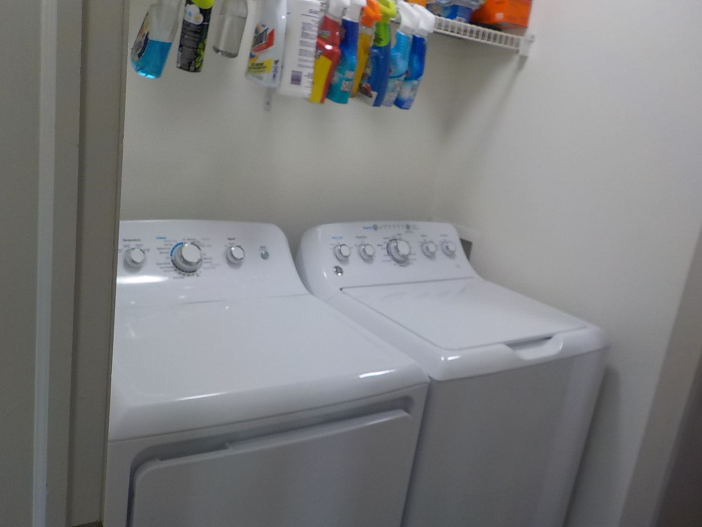 4412 Ridgeview Lane Byron, IL 61010 - Photo 14 of 35 a utility room with dryer and washer
