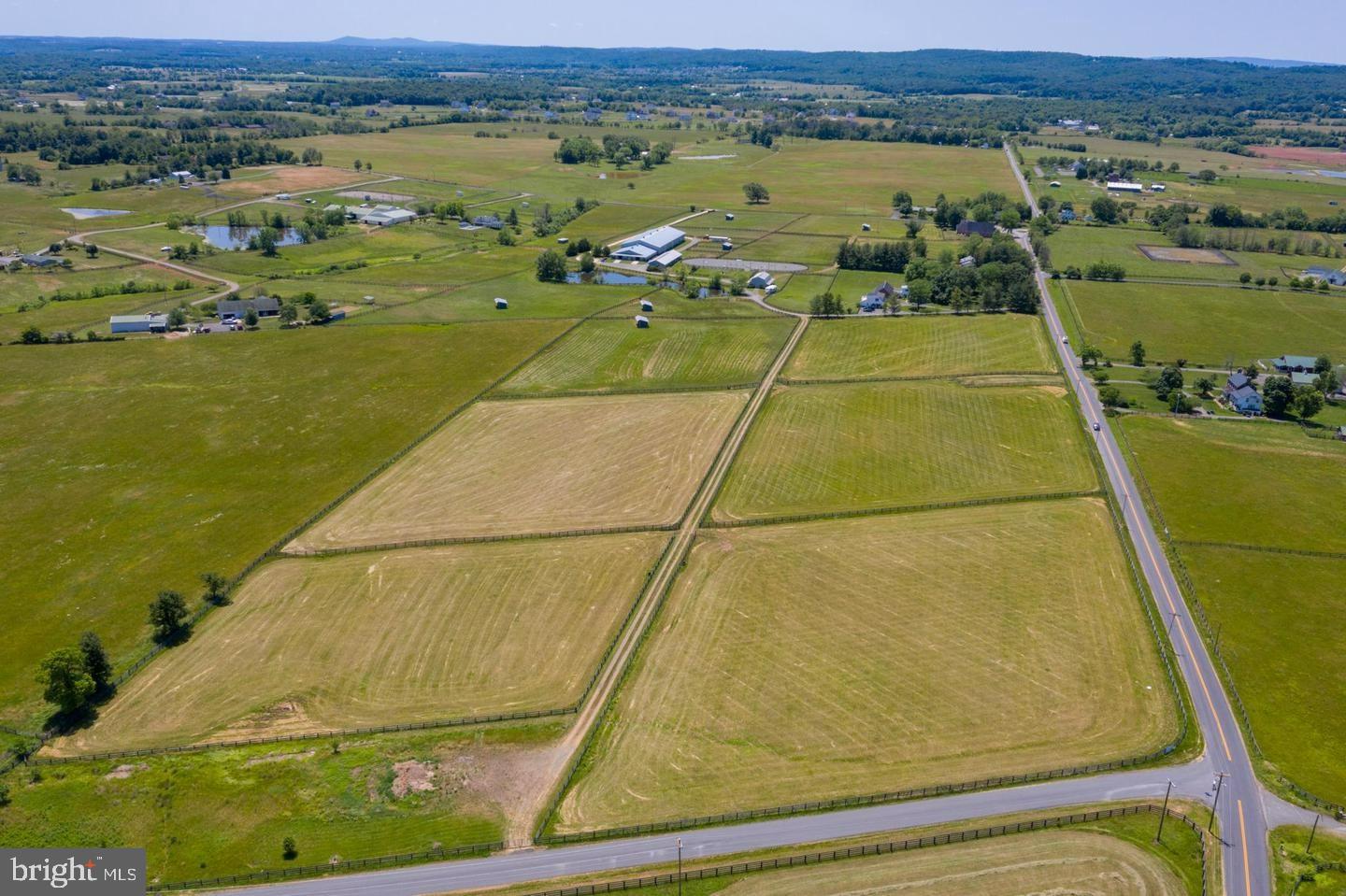 42873 Lucketts Road Leesburg, VA 20176 - Photo 14 of 122