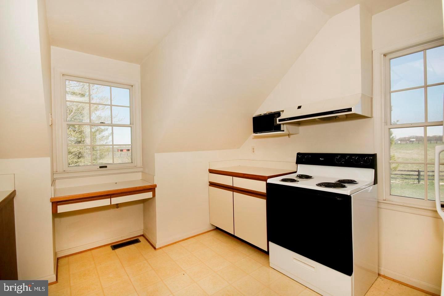 42873 Lucketts Road Leesburg, VA 20176 - Photo 48 of 122