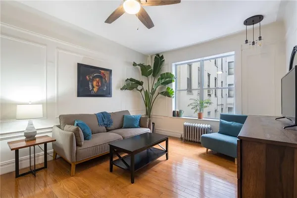 $615,000 | 77 Eastern Parkway, Unit 2D | Prospect Heights