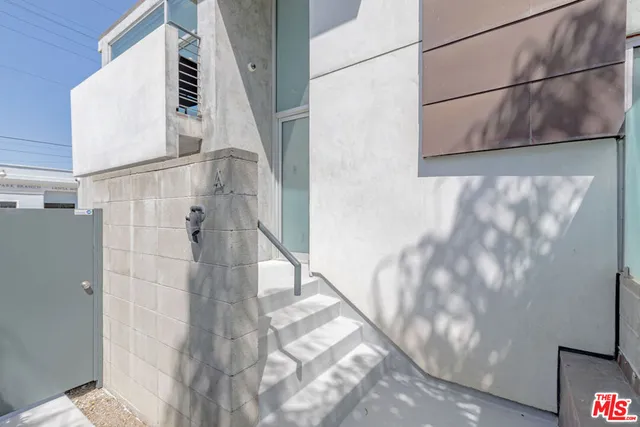 $2,899,000 | 235 Ocean Park Boulevard, Unit 1, Santa Monica, CA 90405