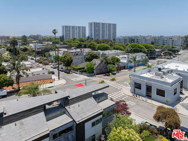 $2,899,000 | 235 Ocean Park Boulevard, Unit 1, Santa Monica, CA 90405