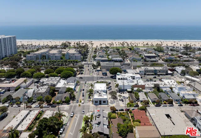 $2,899,000 | 235 Ocean Park Boulevard, Unit 1, Santa Monica, CA 90405