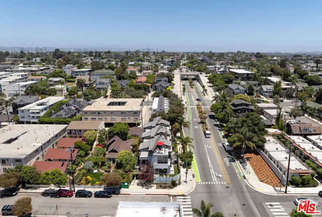 $2,899,000 | 235 Ocean Park Boulevard, Unit 1, Santa Monica, CA 90405