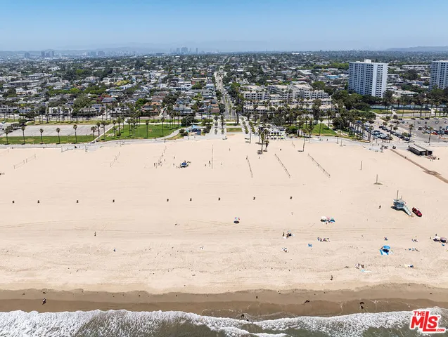 $2,899,000 | 235 Ocean Park Boulevard, Unit 1, Santa Monica, CA 90405