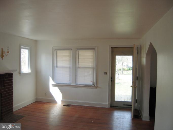 7101 Sandy Spring Road Laurel, MD 20707 - Photo 7 of 10 Living Room