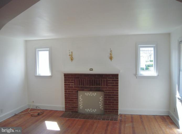 7101 Sandy Spring Road Laurel, MD 20707 - Photo 9 of 10 Living Room