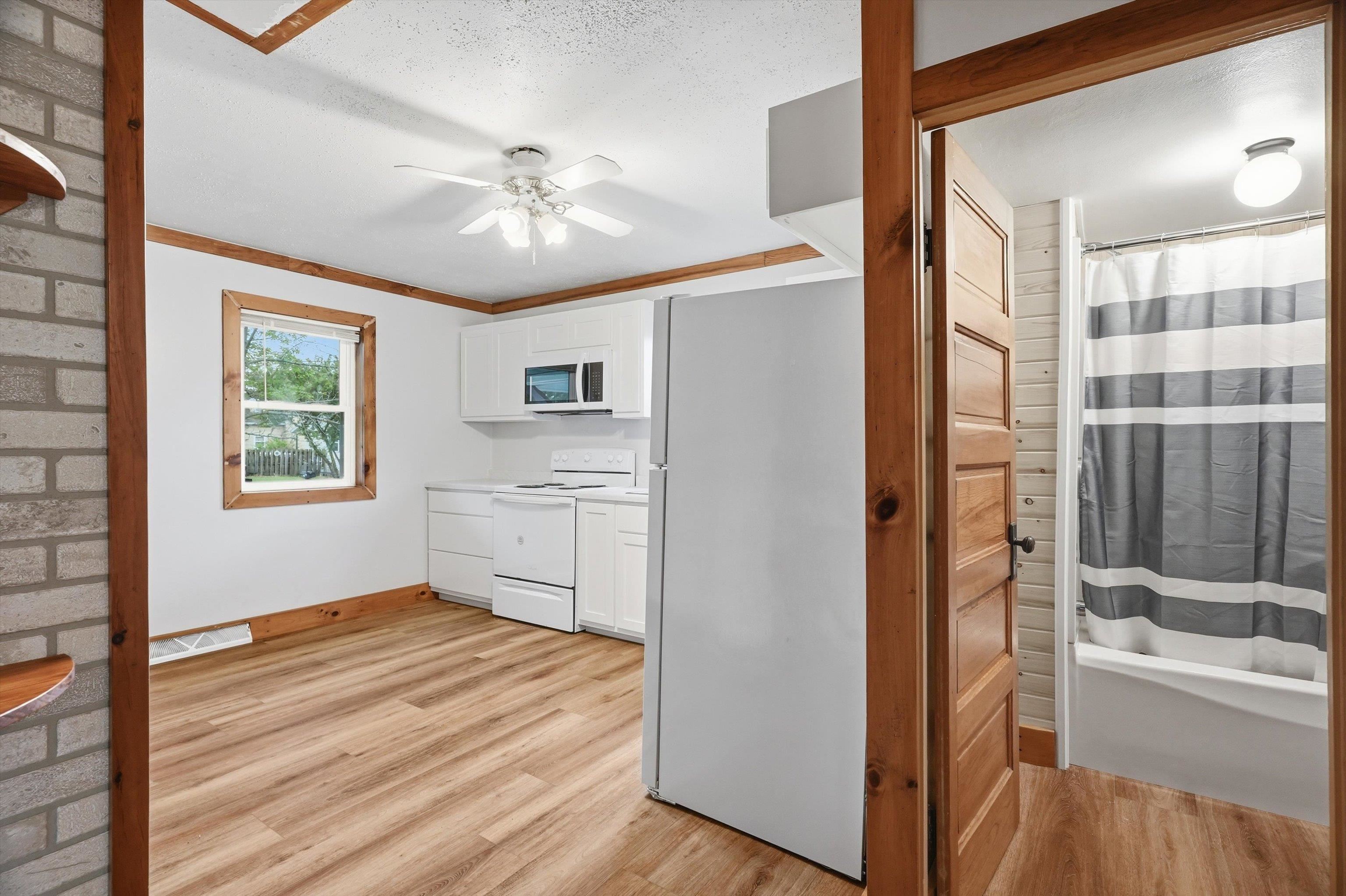 608 East 9th Street Marshfield, WI 54449 - Photo 10 of 25