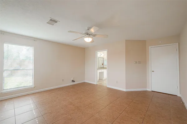 $2,400 | 703 Turtle Creek Drive, Missouri City, TX 77489