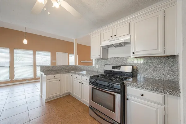 $2,400 | 703 Turtle Creek Drive, Missouri City, TX 77489