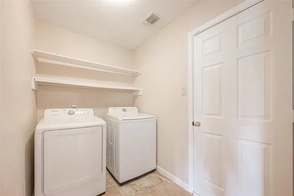 $2,400 | 703 Turtle Creek Drive, Missouri City, TX 77489