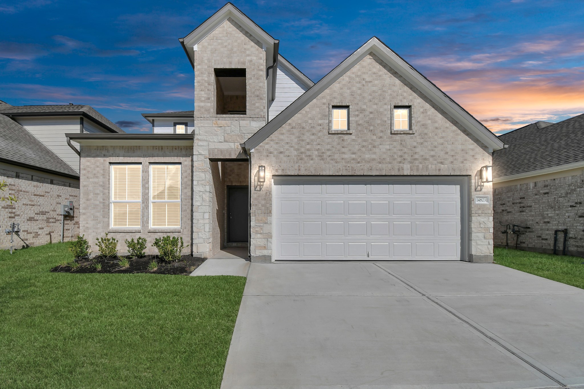 Welcome to 14823 Surfbird Ln, located in the highly sought after Edgewood Village Community.