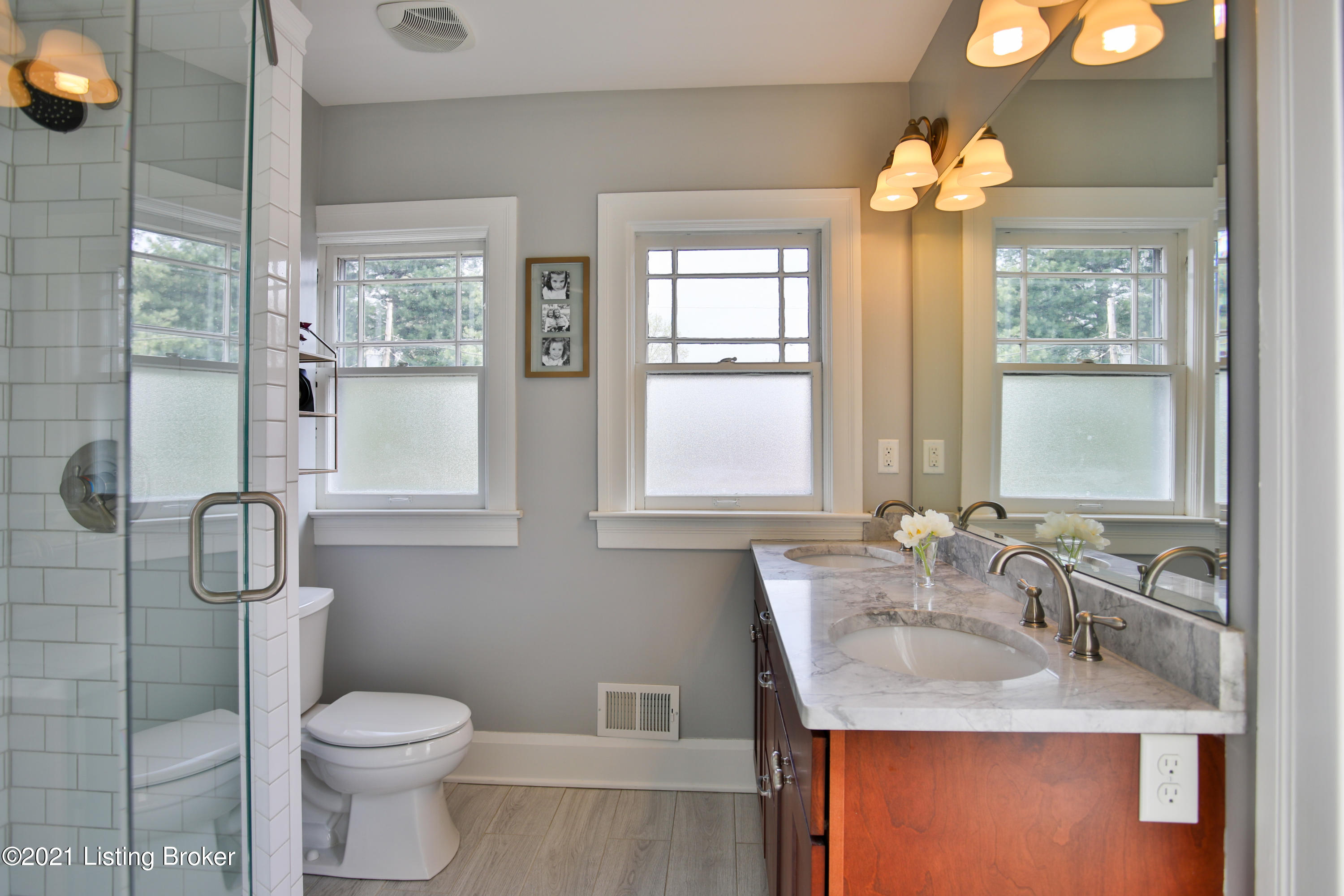 2311 Meadow Road Louisville, KY 40205 - Photo 28 of 42 Primary Bathroom