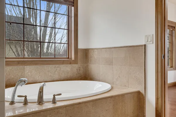 $799,900 | 3315 Augusta Lane, Onalaska, WI 54650