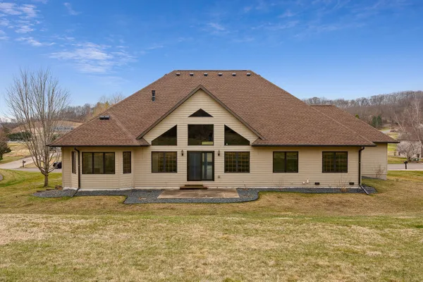 $799,900 | 3315 Augusta Lane, Onalaska, WI 54650