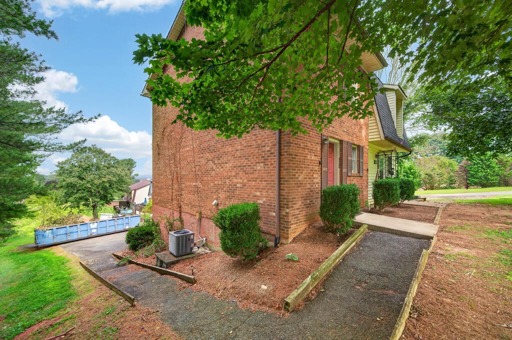 308 Armory Road Galax, VA 24333 - Photo 6 of 32 Gallery Image 6