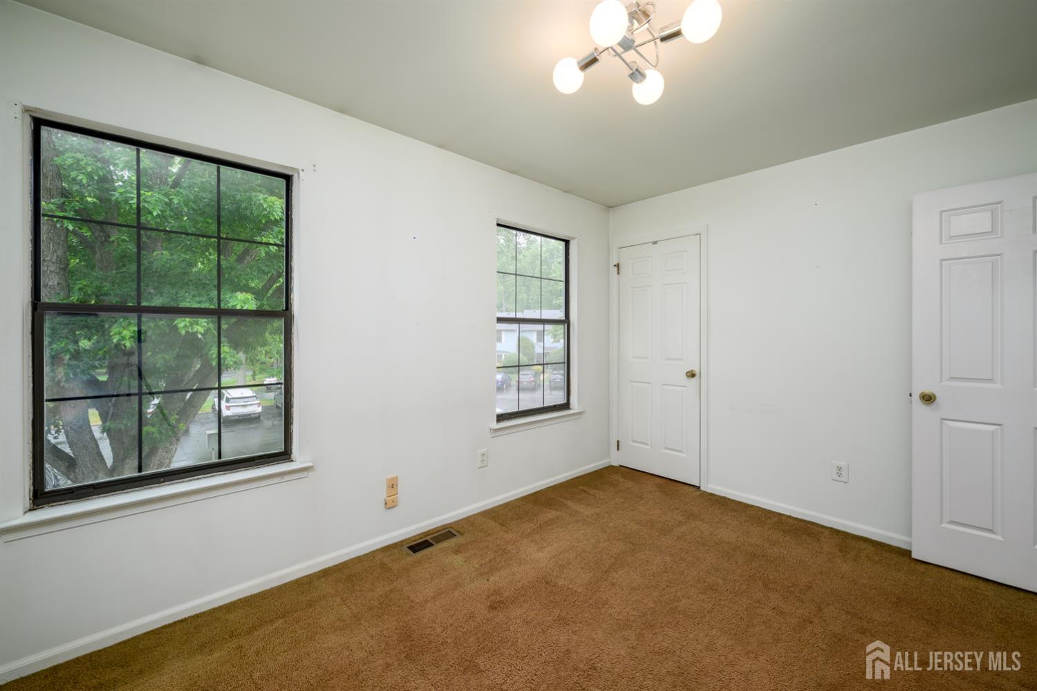 1004 Timber Oaks Road, Unit 4 Edison, NJ 08820 - Photo 24 of 34