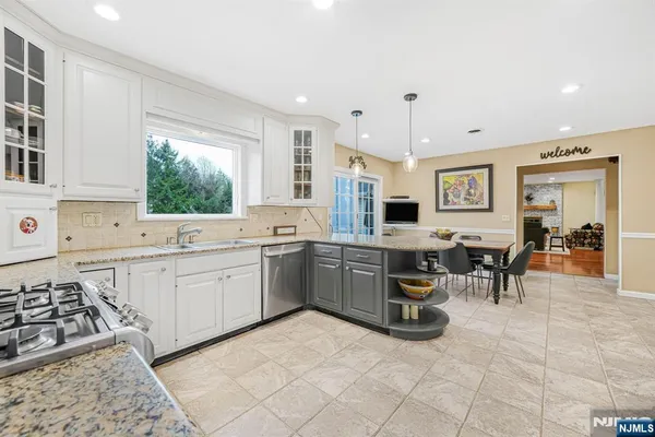 $1,049,000 | 3 Tristam Place, Pine Brook, NJ 07058