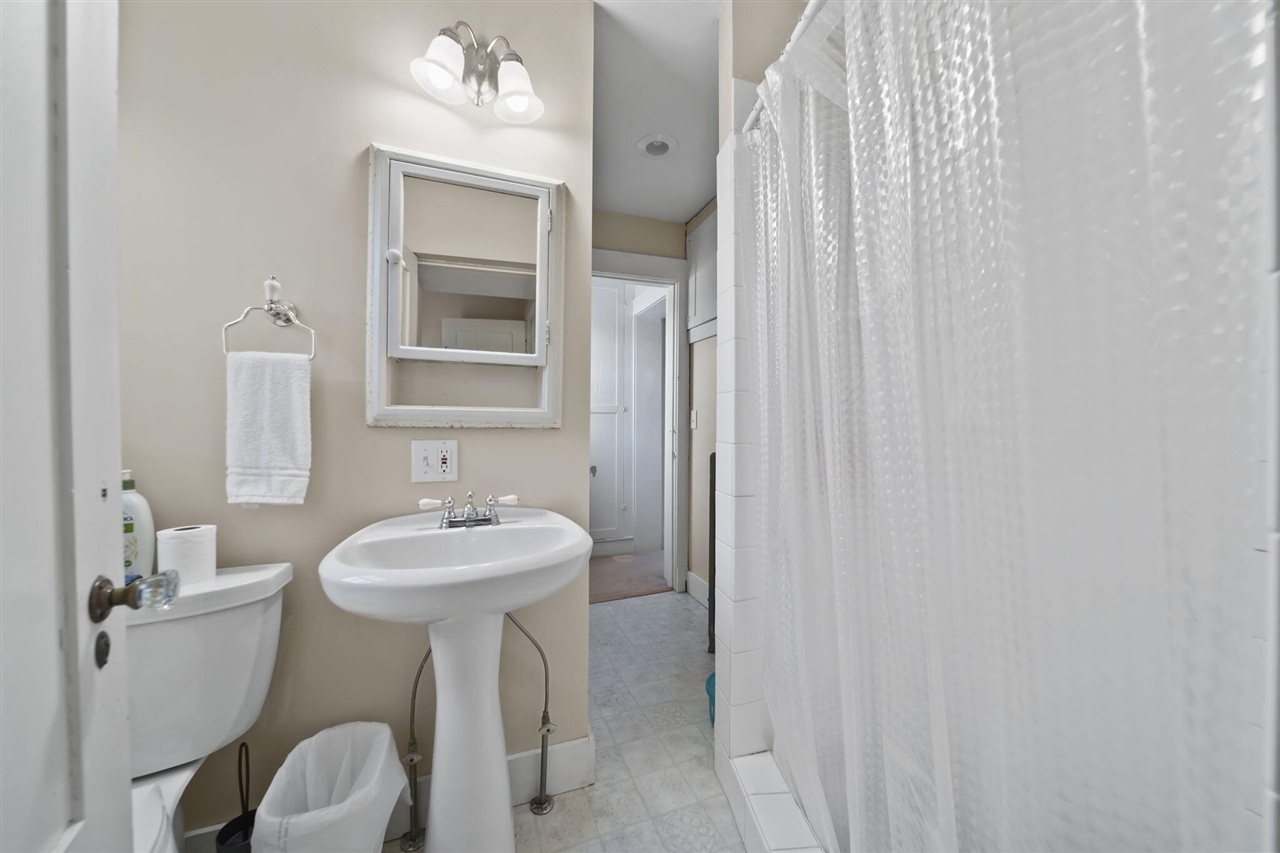 208 Glasgow Road Jackson, MI 49201 - Photo 42 of 99