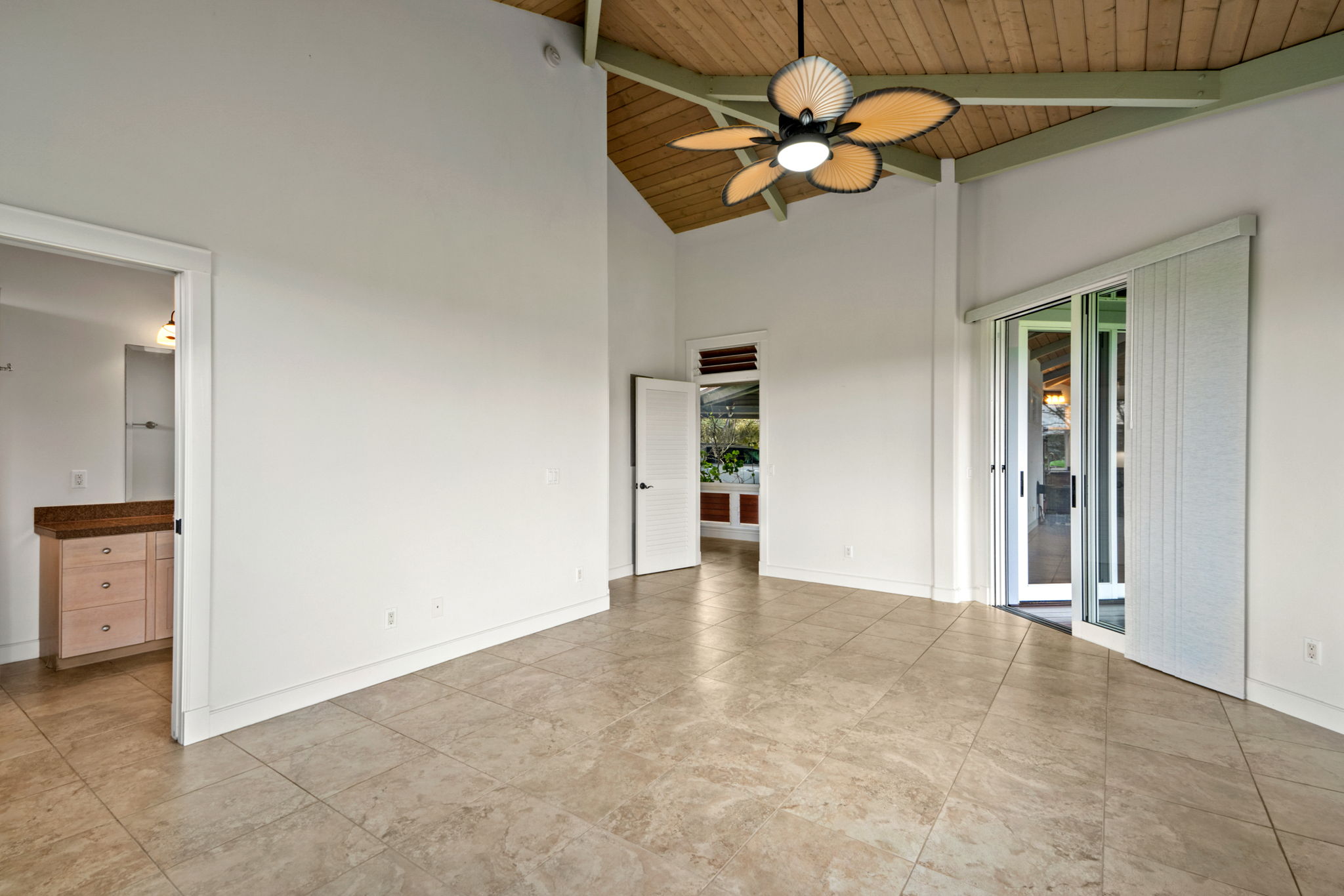 4928 Wailapa Road, Unit A Kilauea, HI 96754 - Photo 23 of 30 a view of an empty room with a window