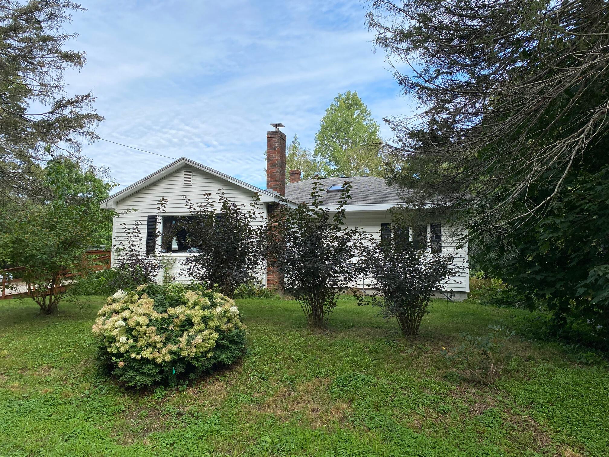 296 Waterman Road Buxton, ME 04093 - Photo 2 of 28 IMG_3896